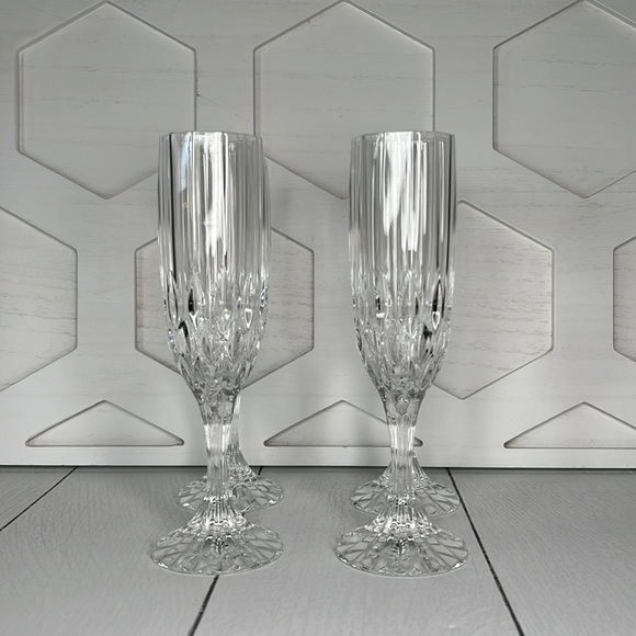 Replacement Piece Fluted Crystal Park Lane by Mikasa Crystal Champagne Flutes - Picture 3 of 8